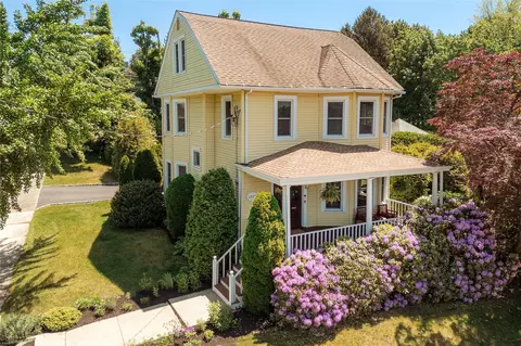 1325 Elm St, Peekskill, NY 10566