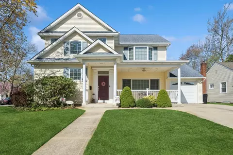 1334 Martin Dr, Wantagh, NY 11793
