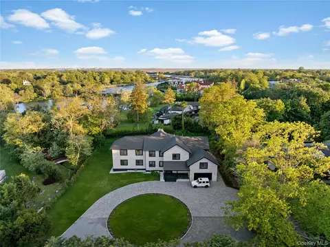 1335 Paine Rd, Hewlett, NY 11557