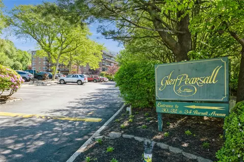 32 Pearsall Ave #1C, Glen Cove, NY 11542