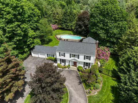 50 Kerry Ln, New Castle, NY 10514