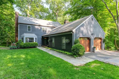 39 Indian Hill Rd, Pound Ridge, NY 10576