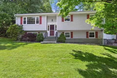 47 Lockwood Rd, Cortlandt, NY 10567