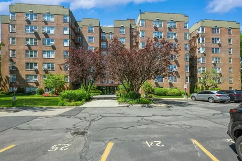 18-50 211th St #2D, Bayside, NY 11360