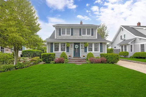 26 Adams Ave, Bayville, NY 11709