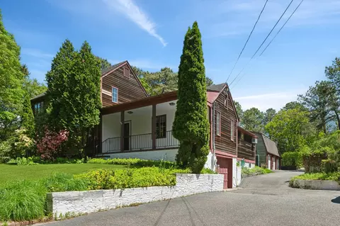 160 Longview Rd, Southampton, NY 11968