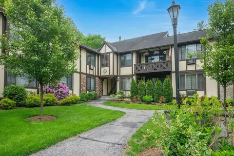 8 Foxwood Dr #6, Mount Pleasant, NY 10570