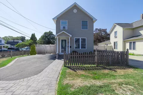 66 Evergreen Ave, Patchogue, NY 11772