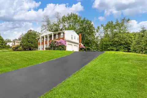 1 Lodi Ln, Ramapo, NY 10952