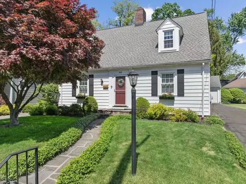 242 N Manor Ave, Kingston, NY 12401