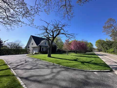 5850 New Suffolk Rd, Cutchogue, NY 11935