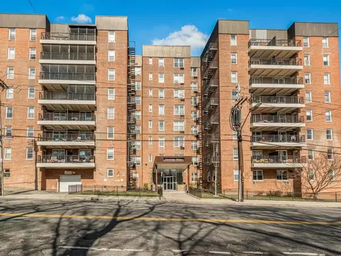 61 Bronx River Rd #2 I, Yonkers, NY 10704