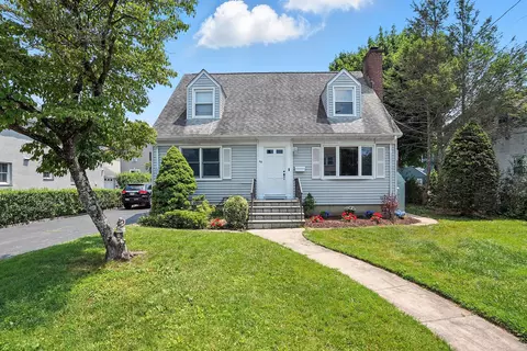 46 Woodside Ave, Harrison, NY 10604