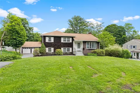2422 Crompond Rd, Yorktown, NY 10598