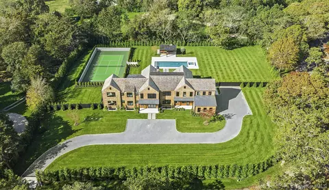 150 Edge Of Woods Rd, Southampton, NY 11968