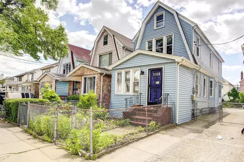 88-22 186th St, New York, NY 11423