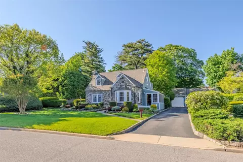 3355 Stratford Rd, Wantagh, NY 11793