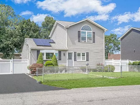 146 Grand Blvd, Brentwood, NY 11717