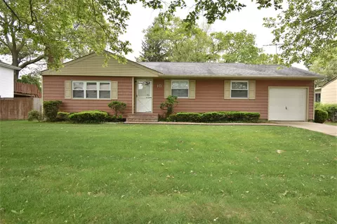 10 Arleen Ave, Holbrook, NY 11741