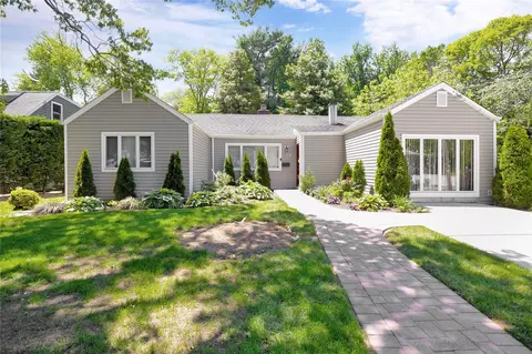 15 W Forest Ave, Roosevelt, NY 11575