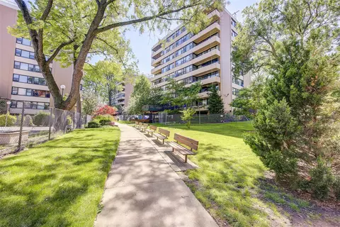 10-11 162nd St #7A, Whitestone, NY 11357