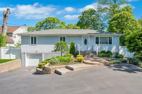 819 Townline Rd, Hauppauge, NY 11788