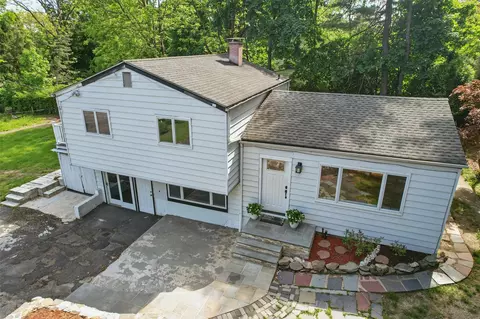 1 Renee Gate St, Cortlandt, NY 10567