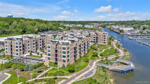 100 Garvies Point Rd #1238, Glen Cove, NY 11542