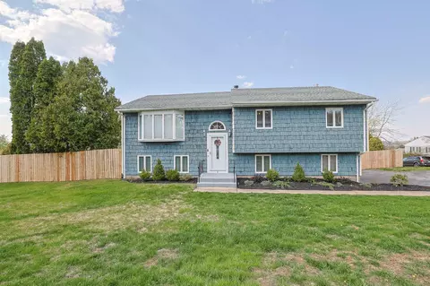 8 Country Ln, Warwick, NY 10990