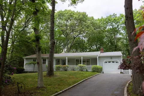 45 Hillside Rd, Stony Brook, NY 11790