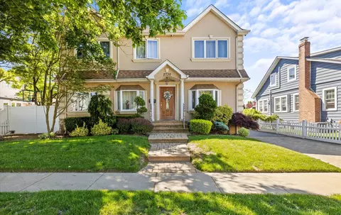 2730 Court St, North Bellmore, NY 11710