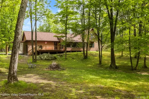 48 Deer Park Rd, Round Top, NY 12473