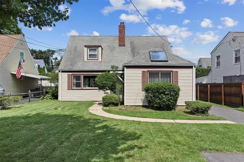 20 Huntley Rd, Eastchester, NY 10709