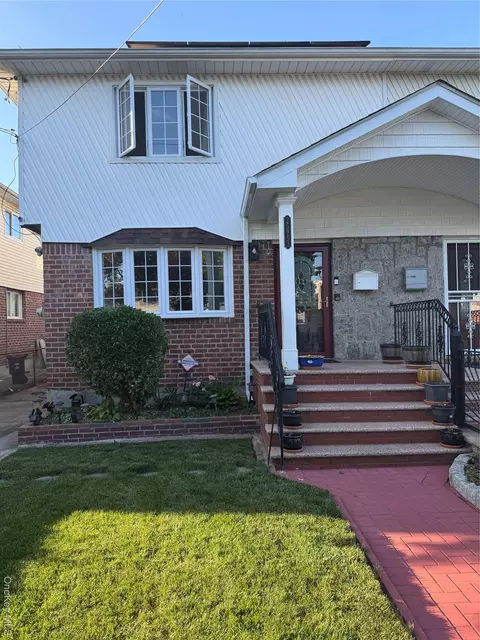25953 149th Ave, New York, NY 11422