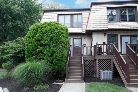 40 I Heritage Dr, Clarkstown, NY 10956