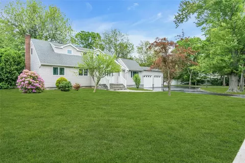 105 Browns Rd, Nesconset, NY 11767