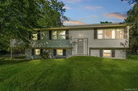 37 Lakeview Rd, Carmel, NY 10512