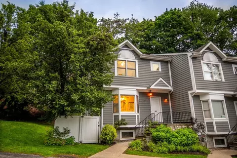 50 Snowden Ave, Ossining, NY 10562