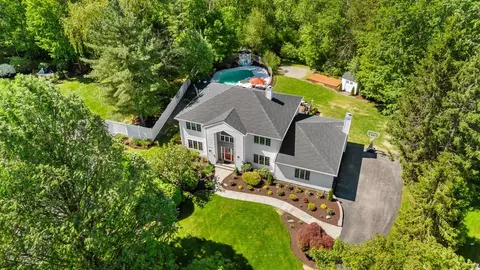 2377 Rela Ln, Yorktown, NY 10598