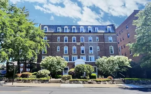 208 Centre Ave #2J, New Rochelle, NY 10805