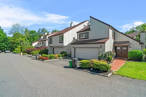 6 Chippewa Ct, Ramapo, NY 10901