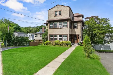 107 Underhill Ave, Harrison, NY 10604