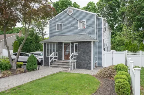 369 Collington Dr, Ronkonkoma, NY 11779