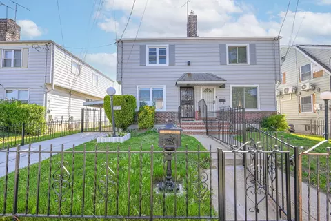 117-07 202 St, New York, NY 11412