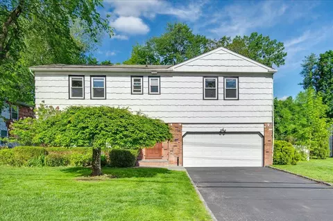 71 Harlan Dr, New Rochelle, NY 10804