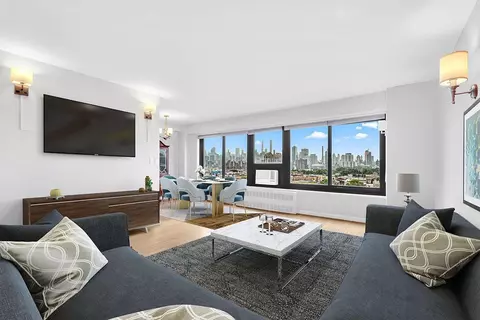 33-43 14 St #12B, New York, NY 11106