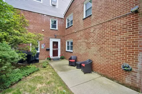 95 Charter Cir #95, Ossining, NY 10562