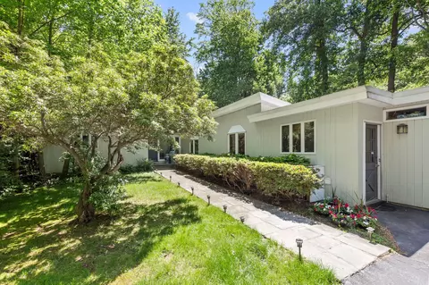 6 Harbor Hill Dr, Huntington, NY 11743