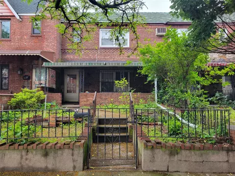 48-16 65 St, New York, NY 11377