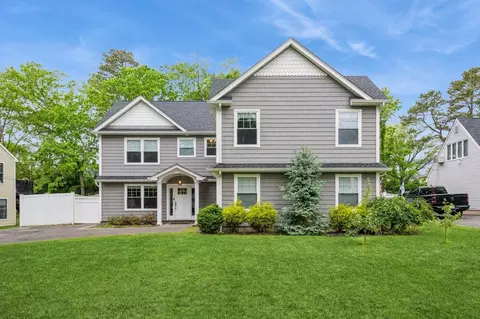 130 Shenandoah Blvd N, Nesconset, NY 11767